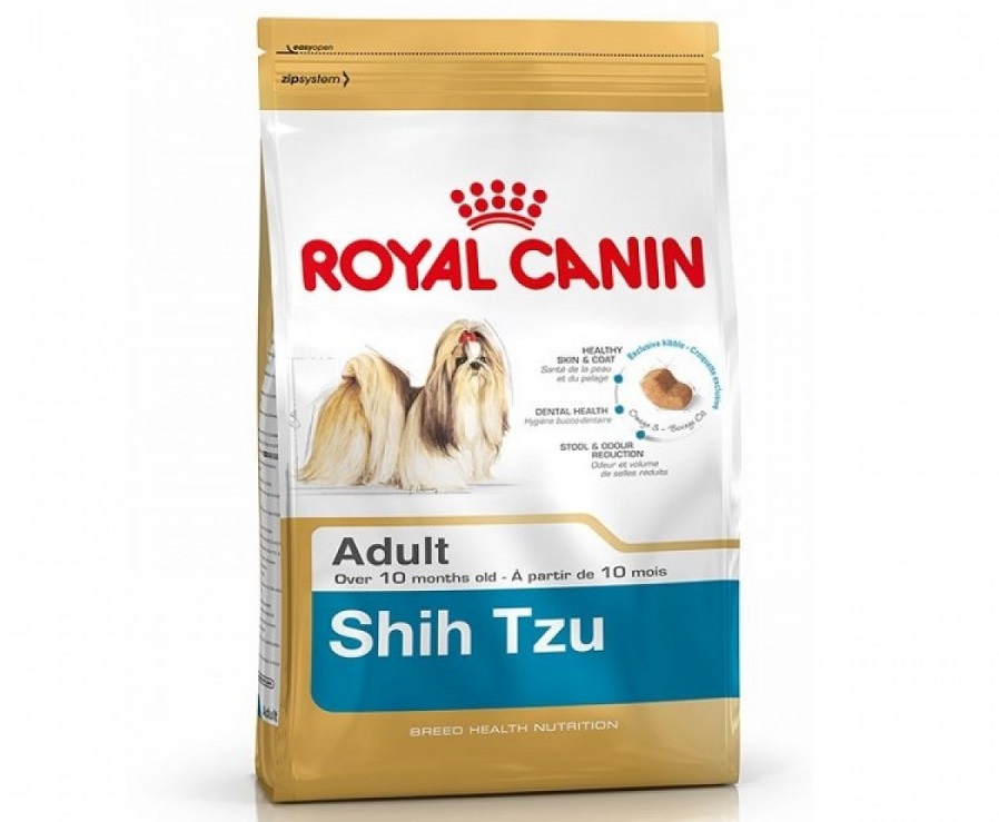 Punga cu hrana Royal Canin Shih Tzu Adult pe fond alb