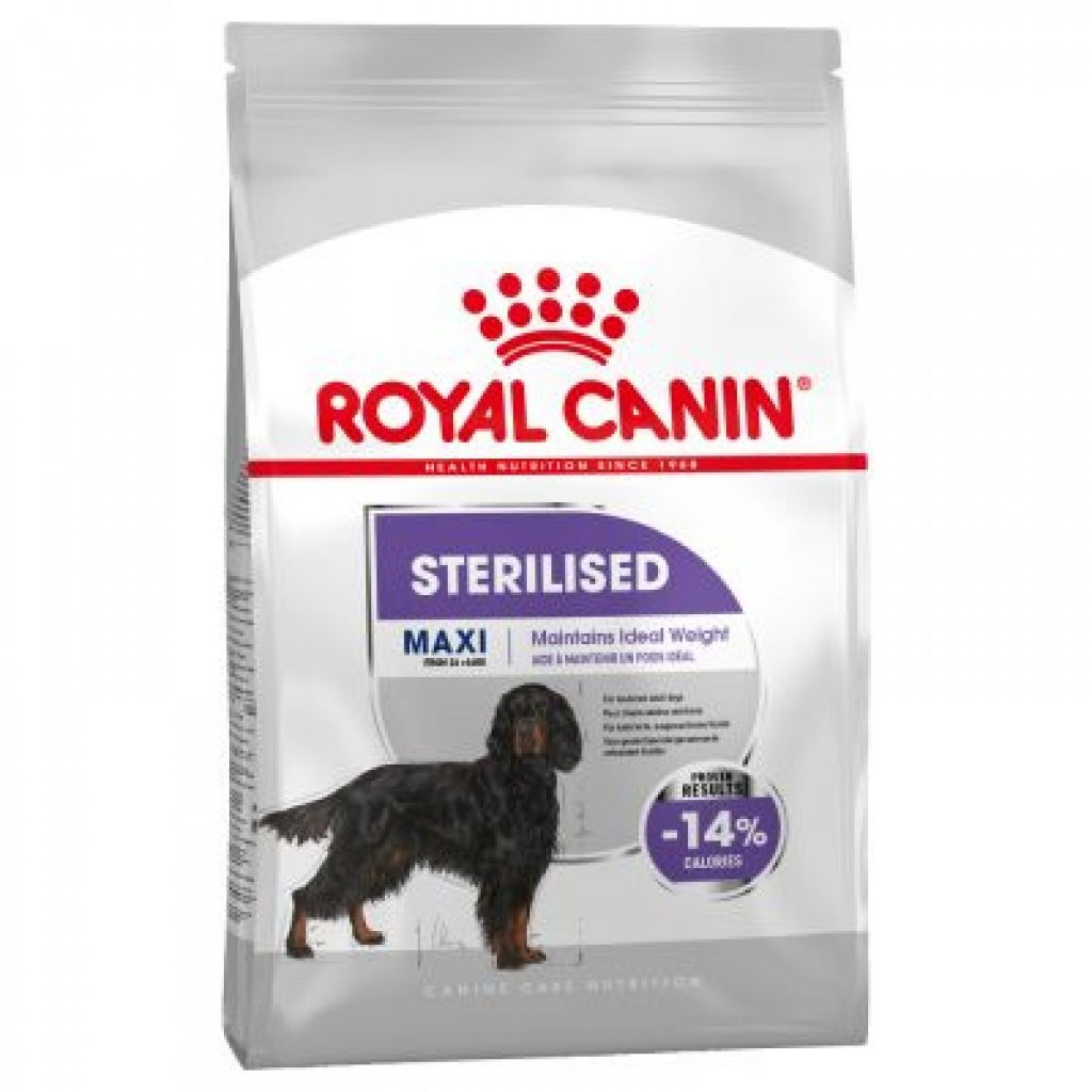 Punga cu hrana pentru caini Royal Canin Maxi Sterilised Care pe fond alb